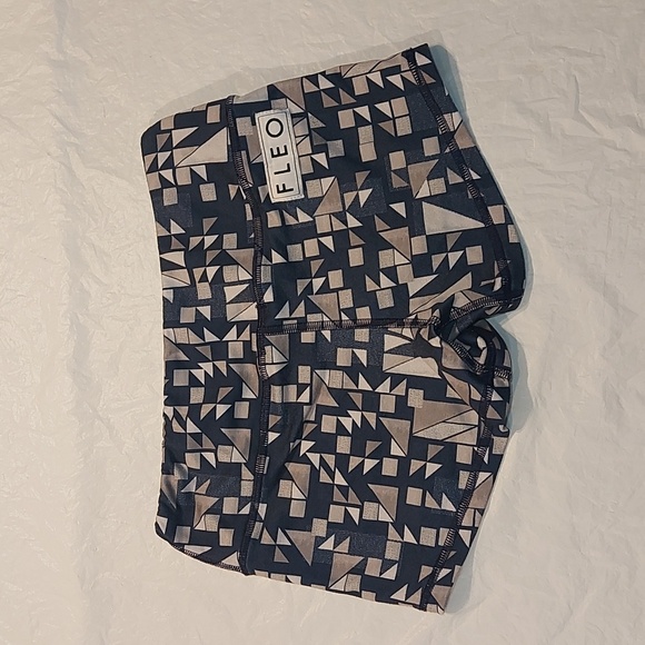 Fleo shorts - Picture 2 of 4